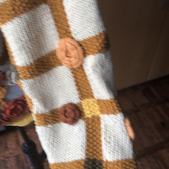 Floral detail Sweater.    $35 - Picture 5 of 8